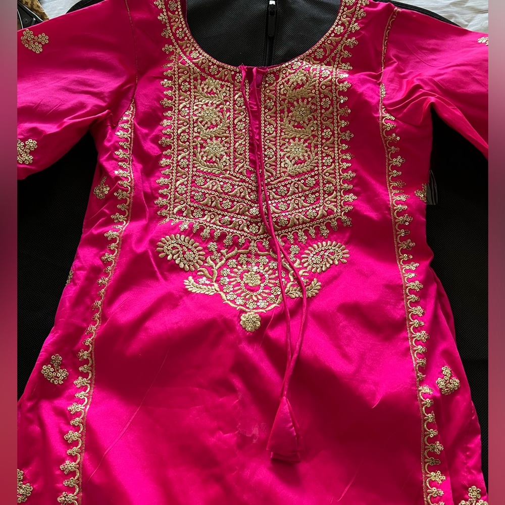Embroidered Pink Women’s Tunic with Gold Threadwork